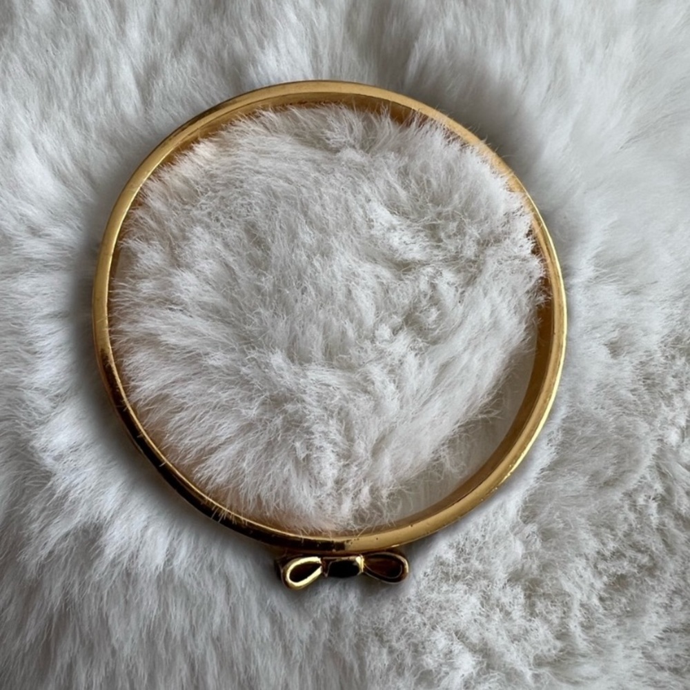 Kate Spade Take A Bow Black & Gold Bracelet | Enamel Bow | 7.5” Interior | GUC - Picture 8 of 11